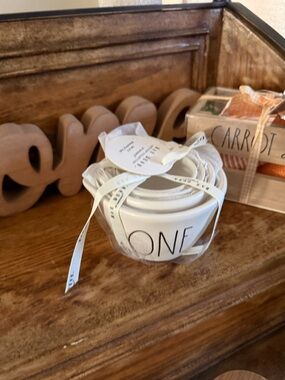 Rae Dunn 'One' Ceramic Measuring Cup Set - NWT